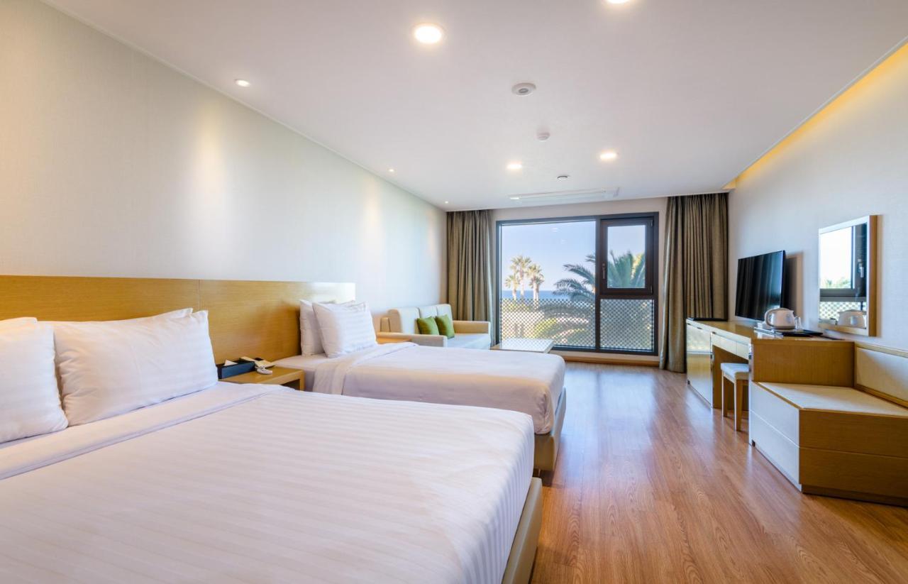 Uni Hotel Jeju Buitenkant foto