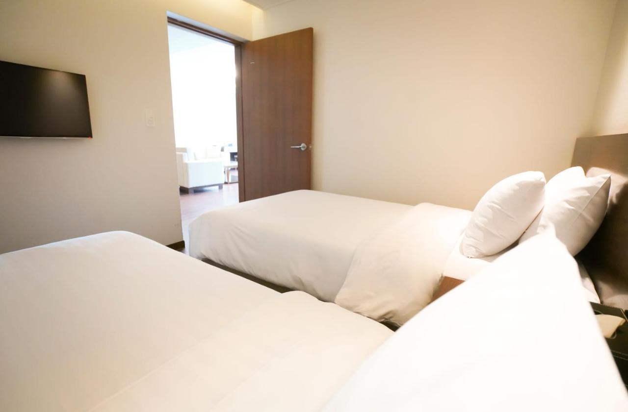 Uni Hotel Jeju Buitenkant foto